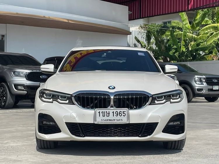 BMW Series 3 2020 330e Sedan ปลั๊กอินไฮบริด (PHEV) ไม่ติดแก๊ส เกียร์อัตโนมัติ ขาว รูปที่ 3
