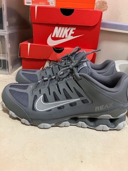 รองเท้า Nike
