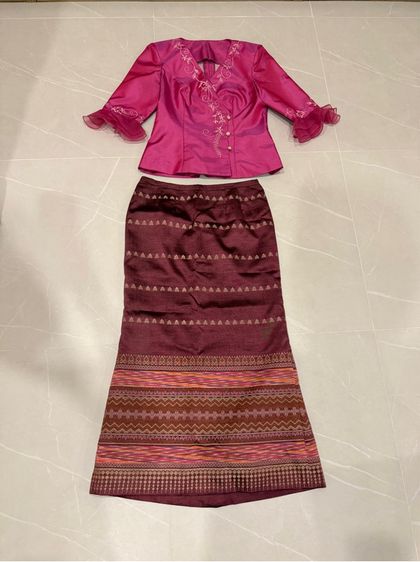 แขนสั้น ชุดไทย เสื้อกระโปรงสีชมพู 