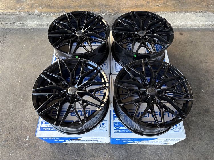 ล้อแม็กมือ1 ขอบ18 FX4 5รู114 กว้าง8 ออฟ38 สีดำเงา ล้อเบา FLOW FORMING งานSEVENFIFTH งานสวยมากๆ 