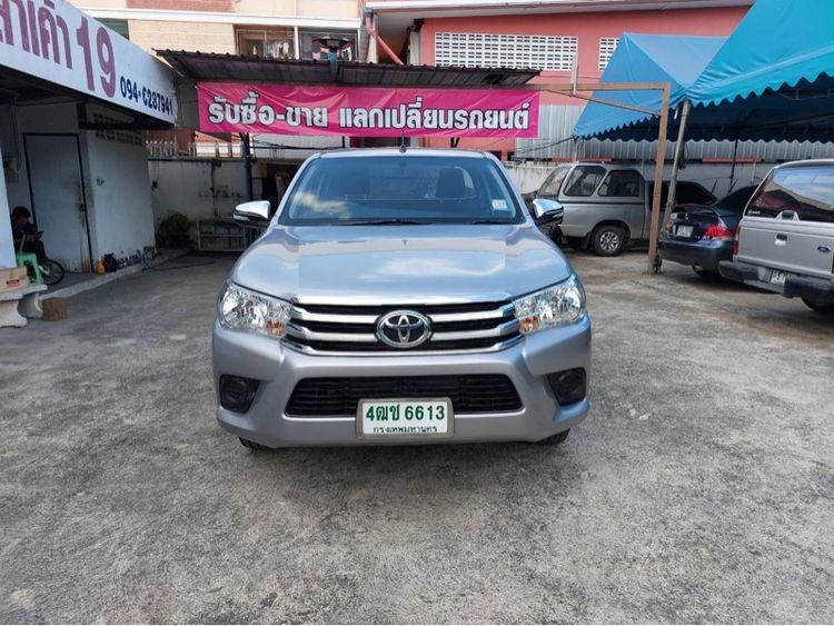 Toyota Hilux Revo 2017 2.4 J Plus Pickup ดีเซล ไม่ติดแก๊ส เกียร์ธรรมดา บรอนซ์เงิน รูปที่ 3