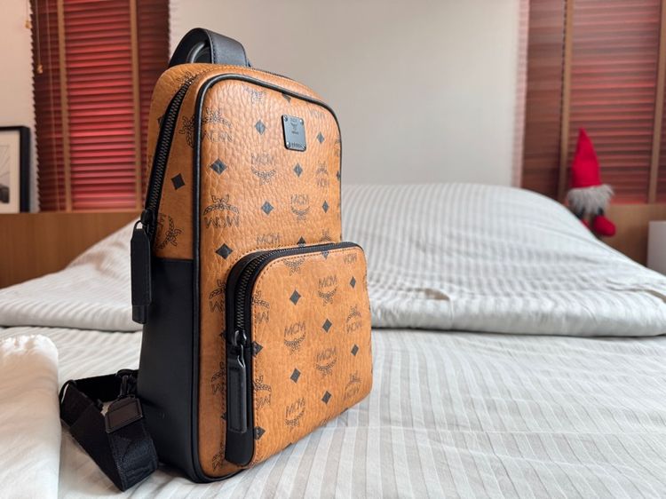 ชาย น้ำตาล หนังแท้ กระเป๋า MCM Men's Aren Visetos Sling bag