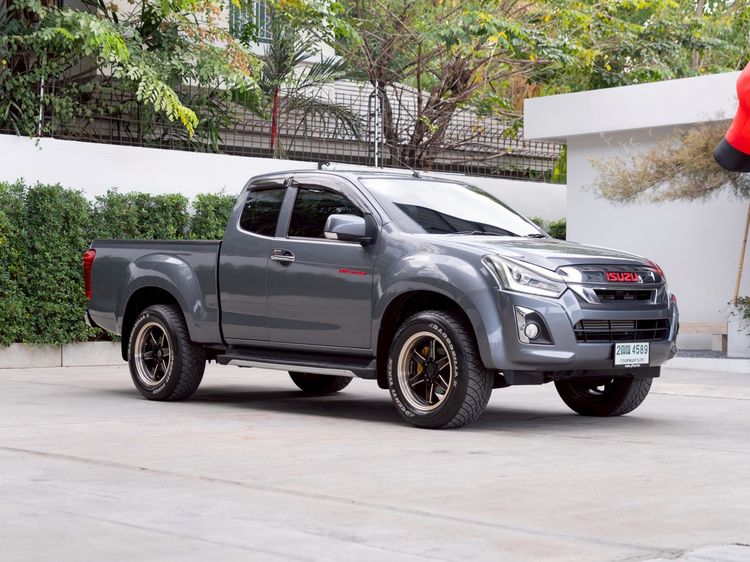 รถ Isuzu D-MAX 1.9 Hi-Lander Z สี เทา