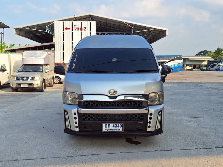 Toyota Commuter 2006 2.5 Van ดีเซล ไม่ติดแก๊ส เกียร์ธรรมดา บรอนซ์เงิน รูปที่ 2