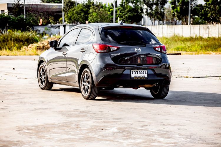 Mazda Mazda 2 2018 1.3 High Connect Sedan เบนซิน ไม่ติดแก๊ส เกียร์อัตโนมัติ เทา รูปที่ 4
