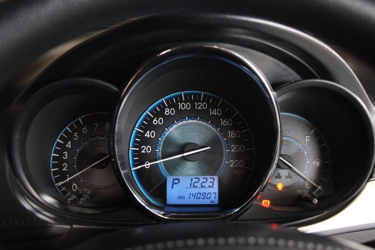 Toyota Vios 2016 1.5 E Sedan เบนซิน ไม่ติดแก๊ส เกียร์อัตโนมัติ บรอนซ์เงิน รูปที่ 4