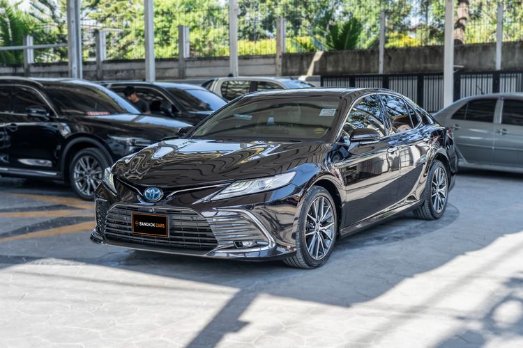 Toyota Camry 2021 2.5 HEV Premium Luxury Sedan ไฮบริด เกียร์อัตโนมัติ ดำ รูปที่ 4