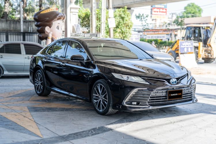 รถ Toyota Camry 2.5 HEV Premium Luxury สี ดำ