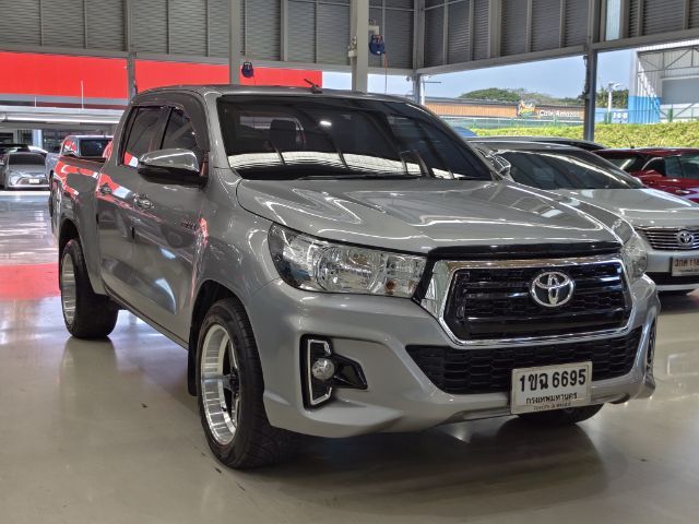 รถ Toyota Hilux Revo Double Cab 2.4 Entry Z Edition สี บรอนซ์เงิน