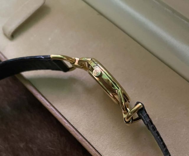 นาฬิกาGucci 6000L ของแท้💯 เรือนทอง18KGP ขนาดหน้าปัด25mm.(รวมเม็ดมะยม) เครื่องเดิมๆสายเดิมๆ ไม่เคยเปลี่ยนอะไหร่เดิมๆทุกอย่าง ปล่อยราคาถูกๆ รูปที่ 10