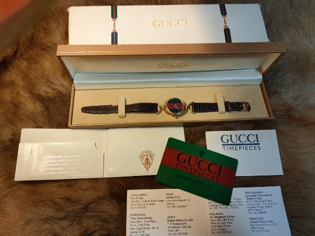 นาฬิกาGucci 6000L ของแท้💯 เรือนทอง18KGP ขนาดหน้าปัด25mm.(รวมเม็ดมะยม) เครื่องเดิมๆสายเดิมๆ ไม่เคยเปลี่ยนอะไหร่เดิมๆทุกอย่าง ปล่อยราคาถูกๆ