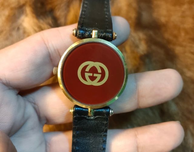 นาฬิกาGucci สวิตเซอร์แลนด์ ของแท้💯เปอร์เซ็นต์ หน้าปัด32mm. รูปที่ 3