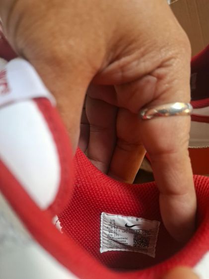 รองเท้า Nike มิอหนึ่ง แตะพื้น 20 เมตรขายเพราะใส่ไม่ได้ รูปที่ 11