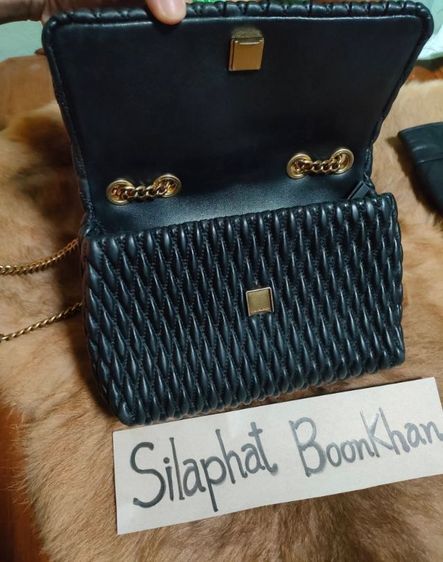 กระเป๋าแบรนด์tory burch ของแท้💯เปอร์เซ็นต์ ซื้อมาจากช็อปที่เซ็นทรัลลาดพร้าว ซื้อมาราคา34,300บาท แต่ขอส่งต่อแบบถูกๆ มีใบเสร็จราคาตอนที่ซื้อ รูปที่ 4