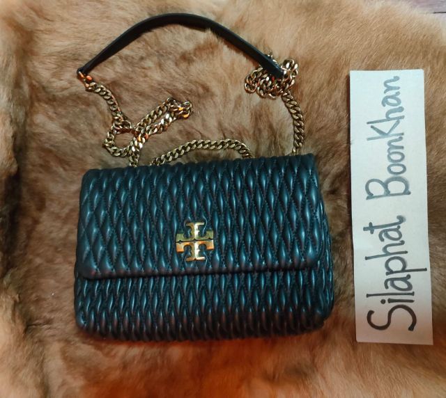 กระเป๋าแบรนด์tory burch ของแท้💯เปอร์เซ็นต์ ซื้อมาจากช็อปที่เซ็นทรัลลาดพร้าว ซื้อมาราคา34,300บาท แต่ขอส่งต่อแบบถูกๆ มีใบเสร็จราคาตอนที่ซื้อ รูปที่ 3