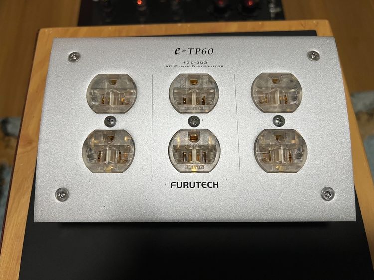 (ขายแล้วครับ) ขายปลั๊กกรองไฟ FURUTECH  รูปที่ 2