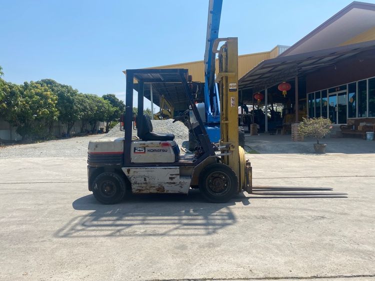 รถฟอร์คลิฟท์ KOMATSU  รุ่น FD25-11 ยก 2.5 ตัน ยกสูง 4 เมตร งาหมุน  รูปที่ 8