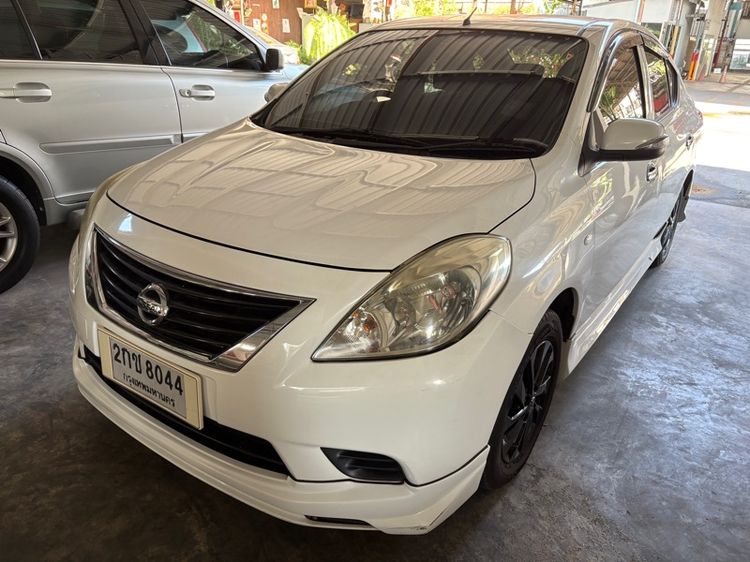 รถ Nissan Almera 1.2 E สี ขาว