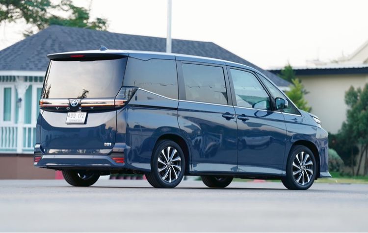 Toyota Voxy 2023 1.8 ZS Utility-car ไฮบริด เกียร์อัตโนมัติ ฟ้า รูปที่ 3