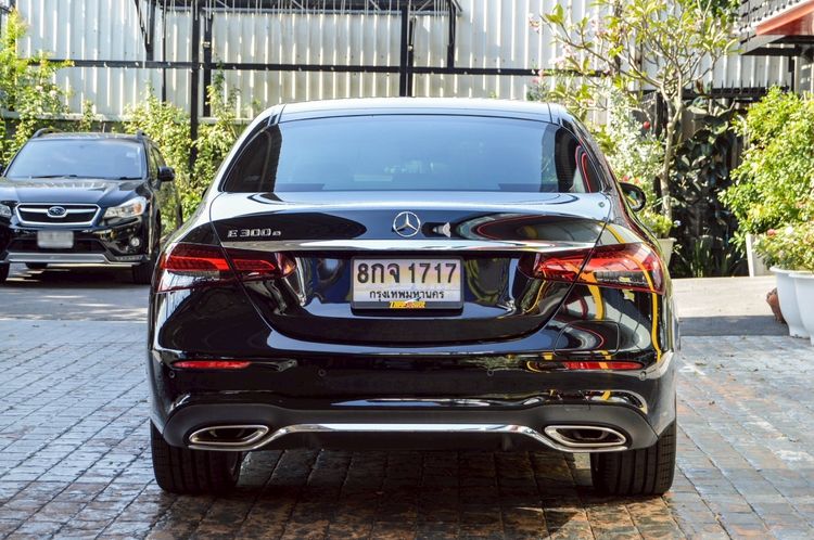 Mercedes-Benz E-Class 2021 E300e Sedan ปลั๊กอินไฮบริด (PHEV) ไม่ติดแก๊ส เกียร์อัตโนมัติ ดำ รูปที่ 4