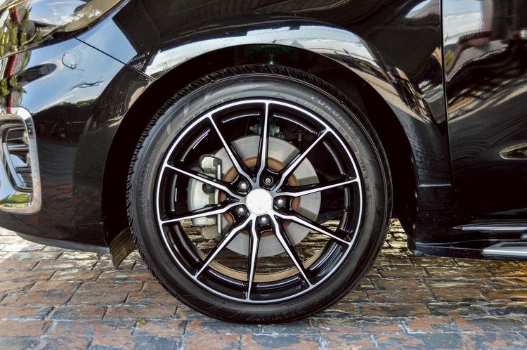 Kia Grand Carnival 2018 2.2 SXL Utility-car ดีเซล ไม่ติดแก๊ส เกียร์อัตโนมัติ ดำ รูปที่ 3