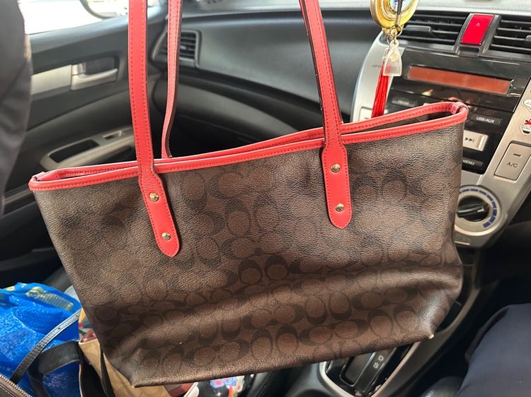 coach tote 16 สภาพใช้งาน รูปที่ 4