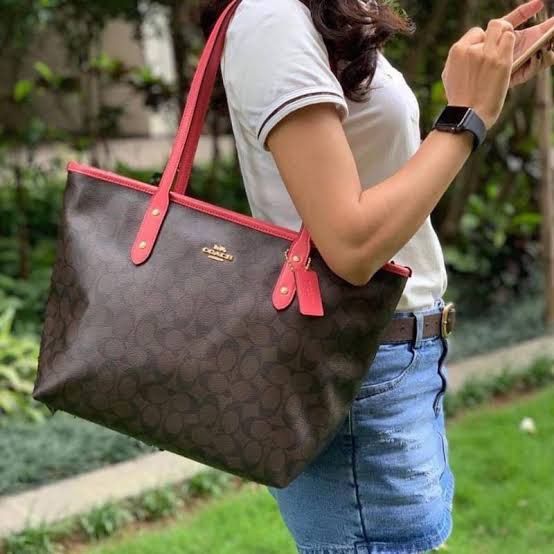 coach tote 16 สภาพใช้งาน รูปที่ 6