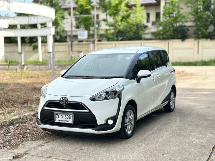 รถ Toyota Sienta 1.5 G สี ขาว