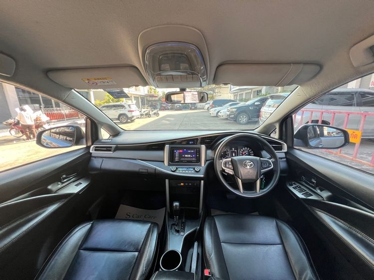 Toyota Innova 2020 2.8 Crysta G Van ดีเซล เกียร์อัตโนมัติ บรอนซ์เงิน รูปที่ 4