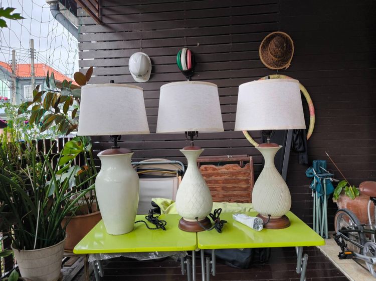 โคมไฟตั้งโต๊ะ งานเซรามิค Mid Century Vintage
