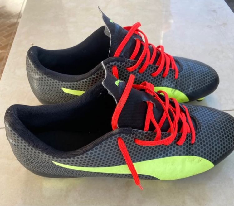 รองเท้าสคั๊ดมือสอง รูปที่ 3