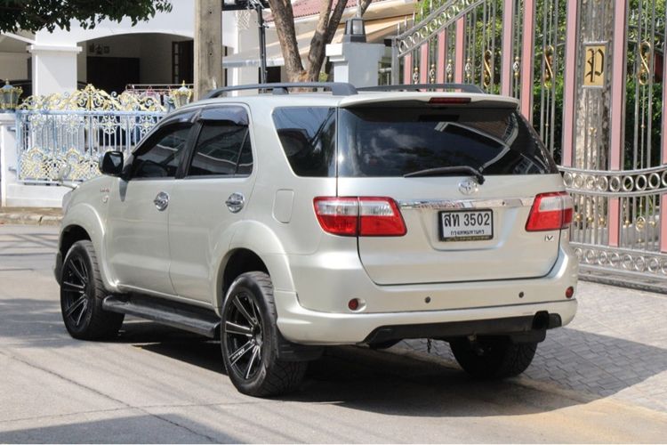 Toyota Fortuner 2006 3.0 V 4WD Utility-car ดีเซล เกียร์อัตโนมัติ ทอง รูปที่ 3