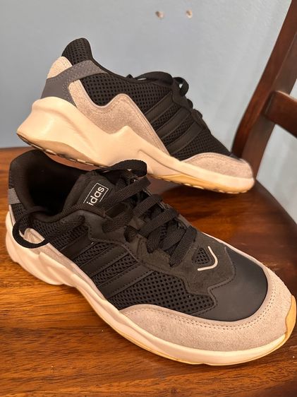 รองเท้าผ้าใบสีดำ Adidas ของแท้ รูปที่ 4
