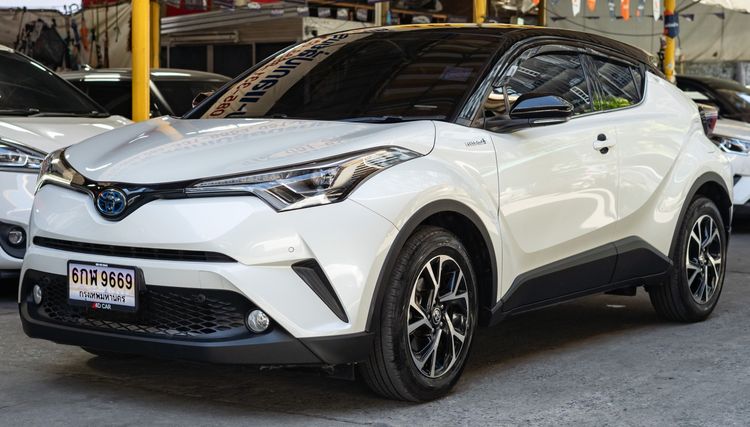 Toyota C-HR 2019 1.8 HV Hi Utility-car ไฮบริด ไม่ติดแก๊ส เกียร์อัตโนมัติ ขาว รูปที่ 2