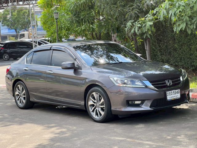 รถ Honda Accord 2.0 EL i-VTEC สี เทา