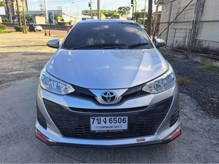Toyota Yaris 2018 1.2 E Sedan เบนซิน ไม่ติดแก๊ส เกียร์อัตโนมัติ ขาว รูปที่ 2
