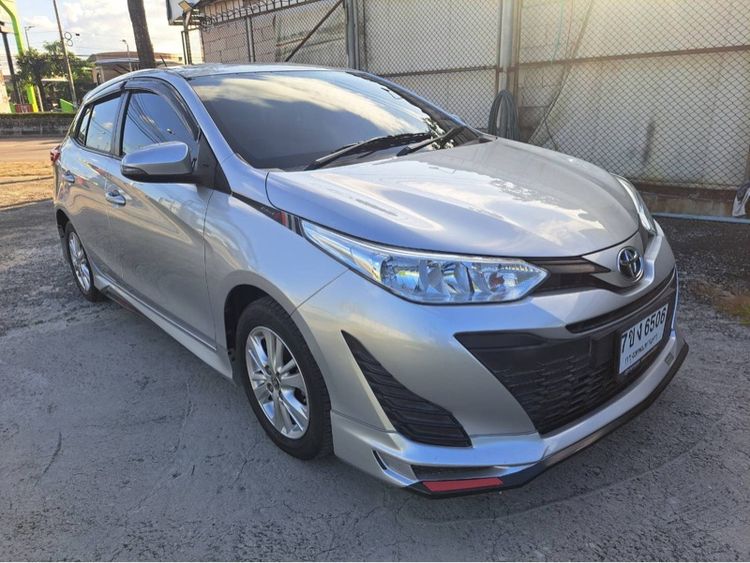 Toyota Yaris 2018 1.2 E Sedan เบนซิน ไม่ติดแก๊ส เกียร์อัตโนมัติ ขาว รูปที่ 3
