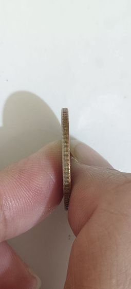 เหรียญ5 บาท ปี2551 แบบบาง รูปที่ 3