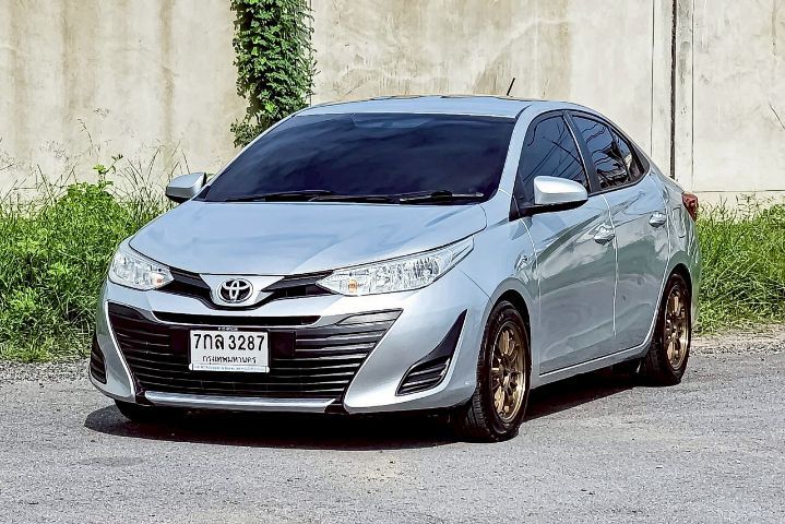 Toyota Yaris ATIV 2018 1.2 J Sedan เบนซิน ไม่ติดแก๊ส เกียร์อัตโนมัติ บรอนซ์เงิน รูปที่ 4