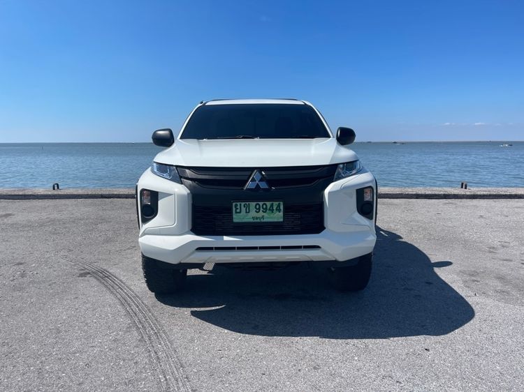 Mitsubishi Triton 2020 2.4 GL 4WD Pickup ดีเซล ไม่ติดแก๊ส เกียร์อัตโนมัติ ขาว รูปที่ 2