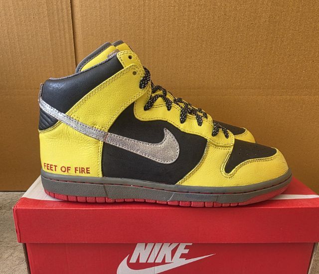 Nike Dunk High FEET OF FIRE  สภาพดี หายาก