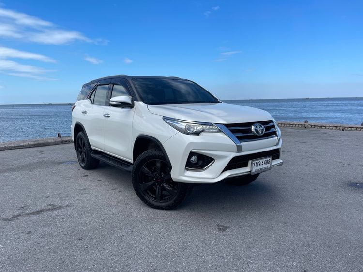 Toyota Fortuner 2016 2.8 TRD Sportivo 4WD Utility-car ดีเซล ไม่ติดแก๊ส เกียร์อัตโนมัติ ขาว รูปที่ 3