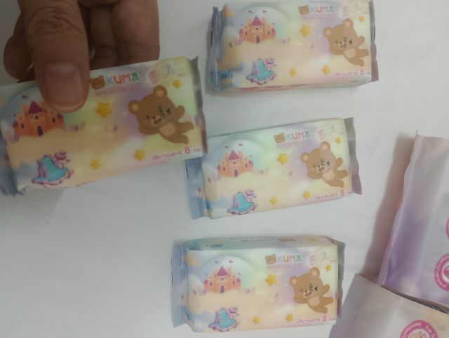 ขาย ทิชชู่เปียกจิบิ แบบพกพาราคาพิเศษ 20฿1แพ็คมี4ห่อห่อลั8แผ่นนะคะ รูปที่ 3