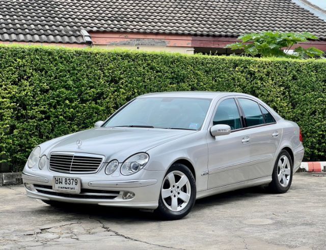 Mercedes-Benz E-Class 2004 E240 Sedan เบนซิน ไม่ติดแก๊ส เกียร์อัตโนมัติ บรอนซ์เงิน รูปที่ 2