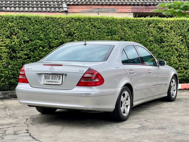 Mercedes-Benz E-Class 2004 E240 Sedan เบนซิน ไม่ติดแก๊ส เกียร์อัตโนมัติ บรอนซ์เงิน รูปที่ 3