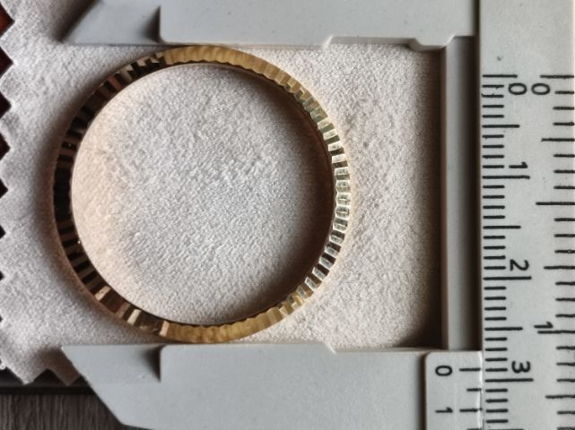 Rolex แท้ (OEM)
Rolex Lady-Datejust 29mm
Fluted Bezel ทอง 18K รูปที่ 2