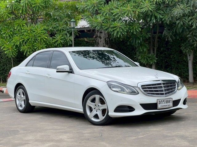 Mercedes-Benz E-Class 2014 E200 CGI Sedan เบนซิน ไม่ติดแก๊ส เกียร์อัตโนมัติ ขาว