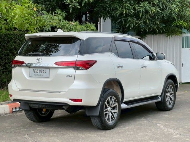 Toyota Fortuner 2018 2.4 V 4WD Utility-car ดีเซล ไม่ติดแก๊ส เกียร์อัตโนมัติ ขาว รูปที่ 3