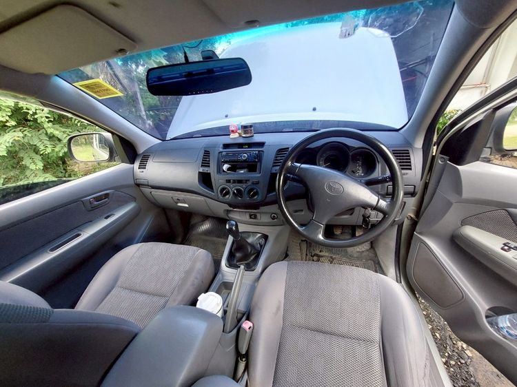 รถ Toyota Hilux Vigo 2.7 Smart Cab J สี บรอนซ์ทอง