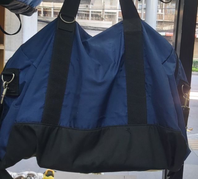 💢New Balance กระเป๋าเดินทางมือสอง กระเป๋ากีฬา ขนาดใหญ่ สภาพสวย รูปที่ 3